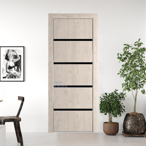 Межкомнатная дверь ProfilDoors 23 NE Каштан светлый с кромкой Серебро с стекляной вставкой черный лак